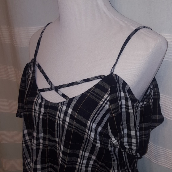Plaid, cold shoulder top - Picture 3 of 4